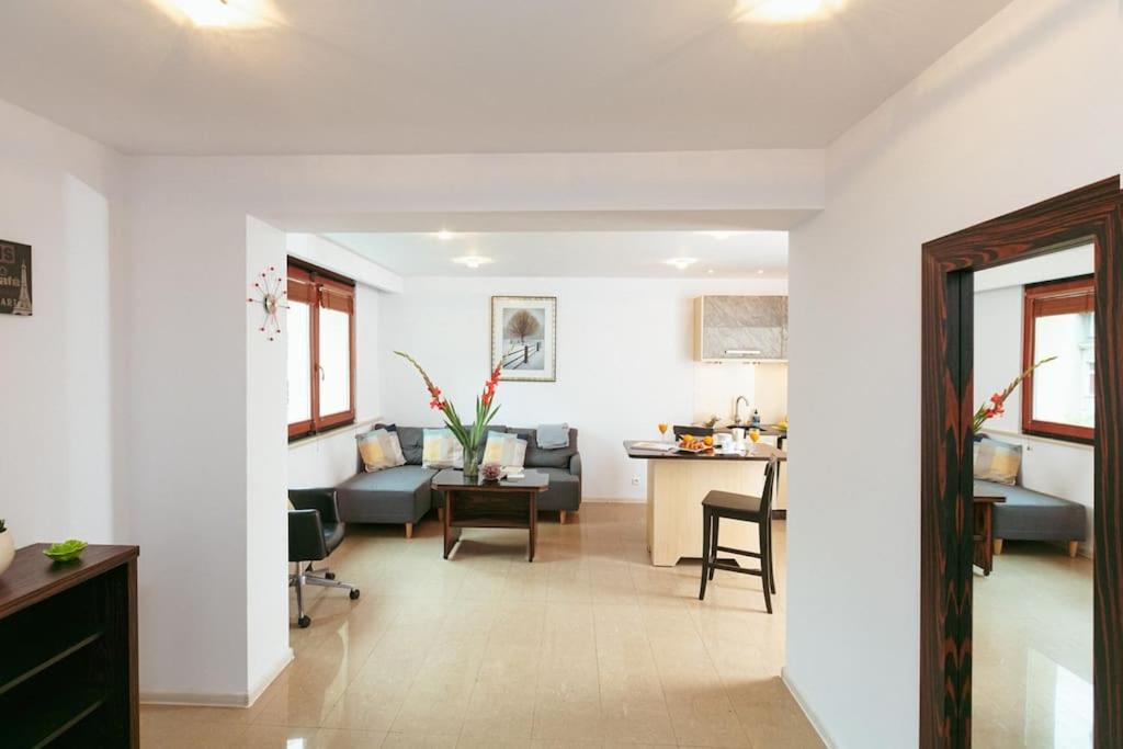 Apartment In The Heart Of Warsaw! Ngoại thất bức ảnh