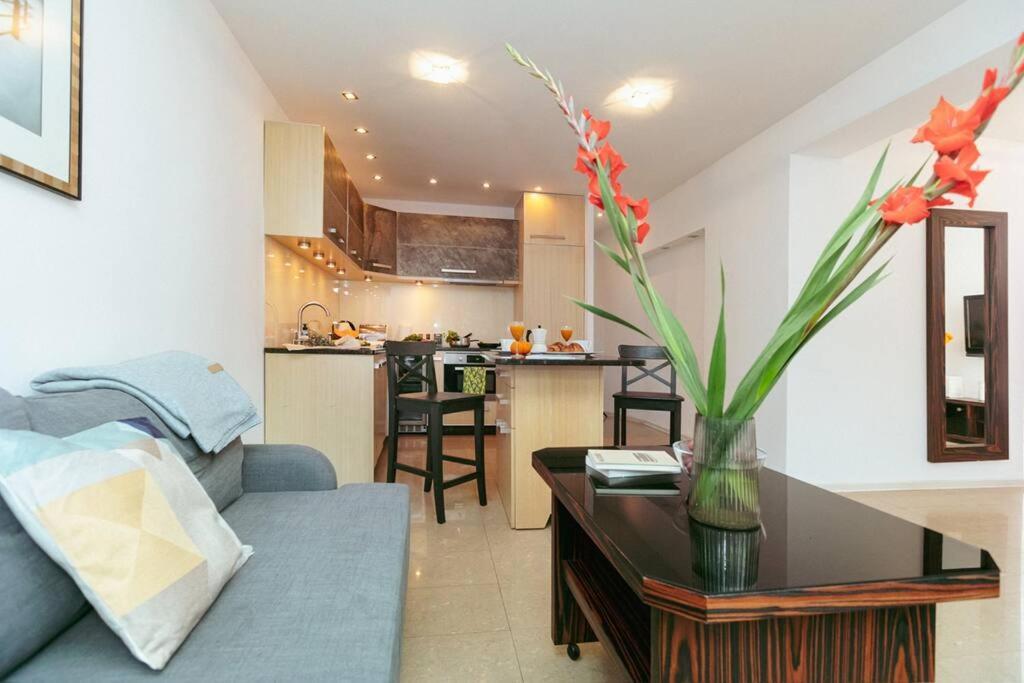 Apartment In The Heart Of Warsaw! Ngoại thất bức ảnh